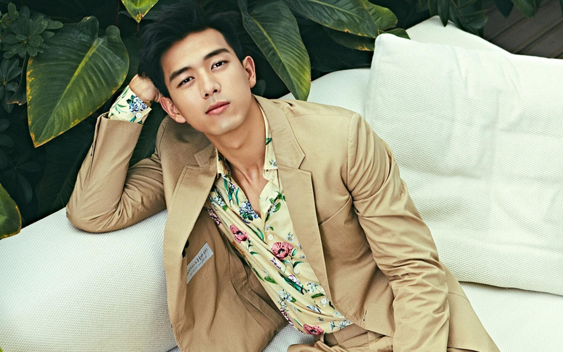 开云官方-梅尔滕斯中段提速 引爆后半程对抗，梅尔滕斯妻子