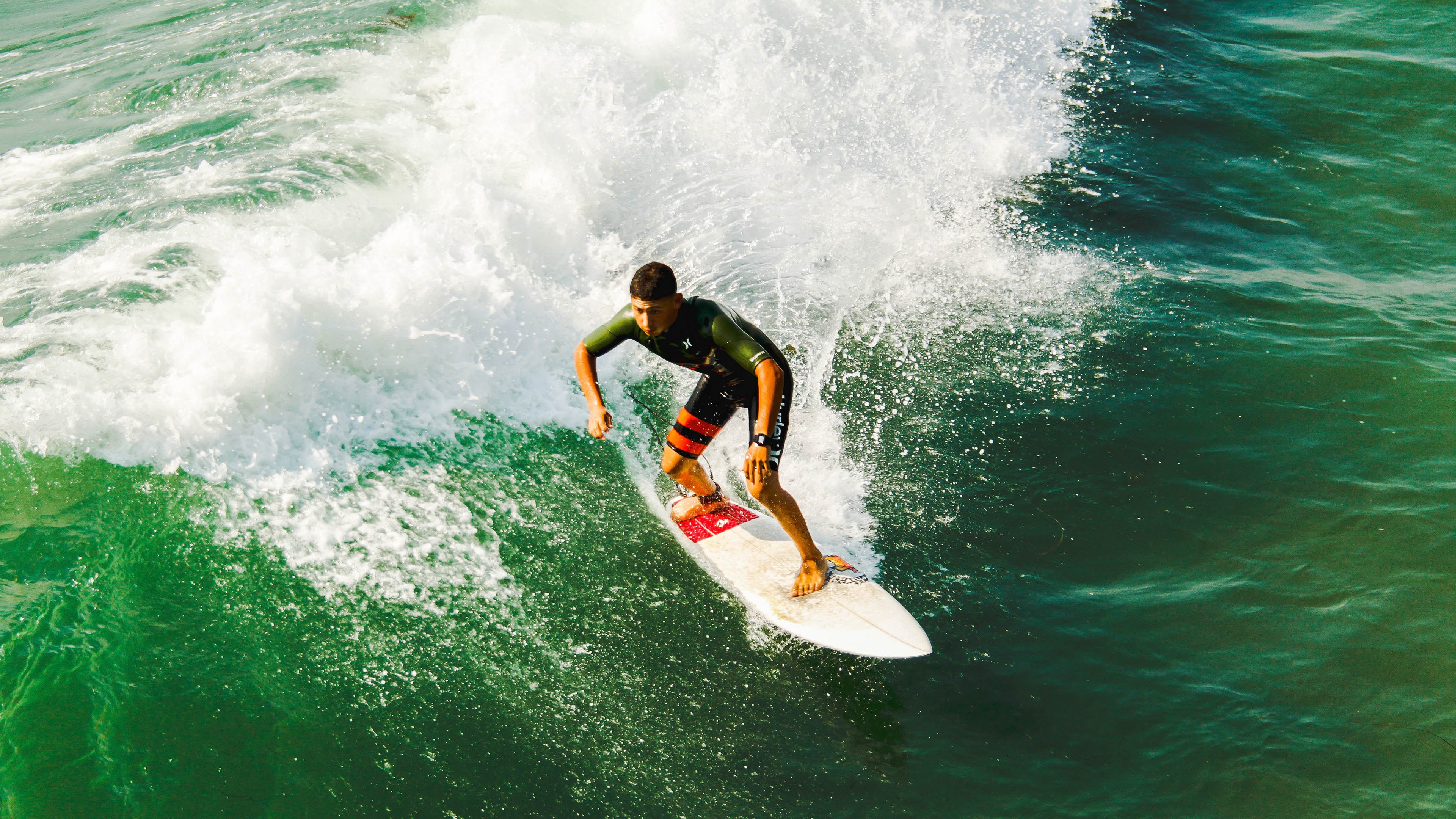 史上最激动人心“冠军决战”：全场燃爆的瞬间，冠军精彩