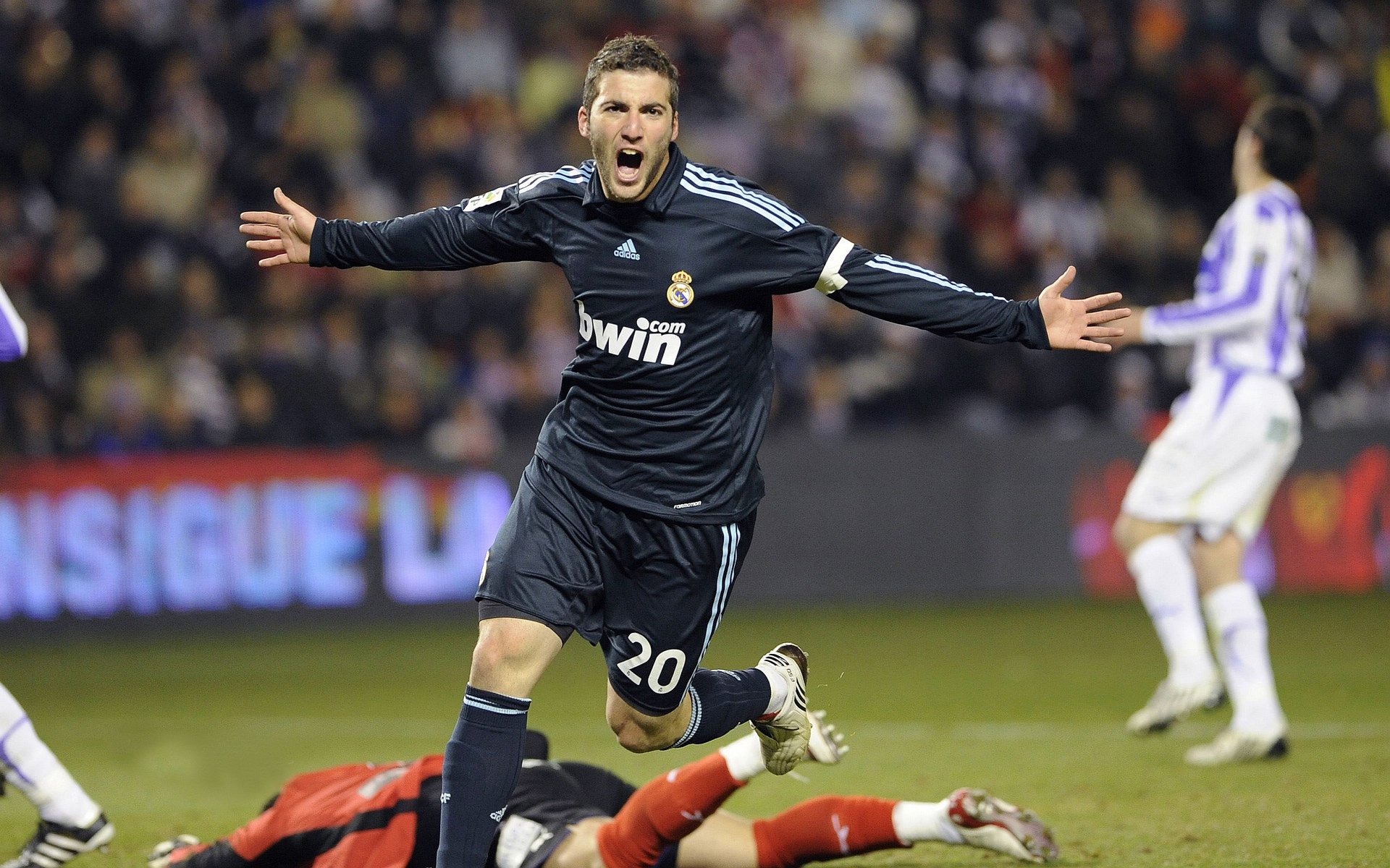 球队补强方案:豪门如何打造冠军阵容?,球队补强什么意思